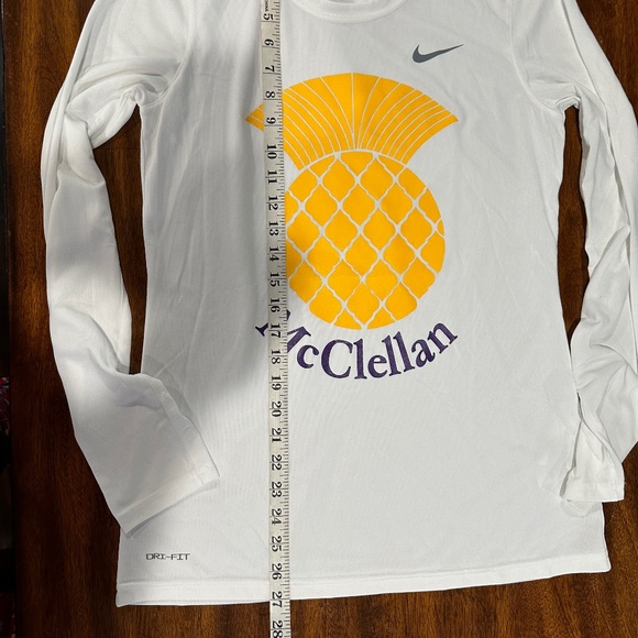 The Nike‎ Tee Women's - Dry Fit -  Long Sleeve - Size M - NEW With Tags. - Picture 11 of 13